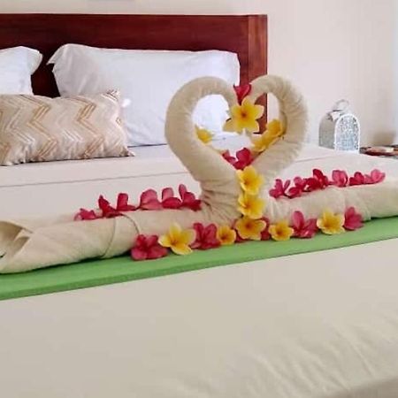 Pineapple Guest House Gili Air Bagian luar foto