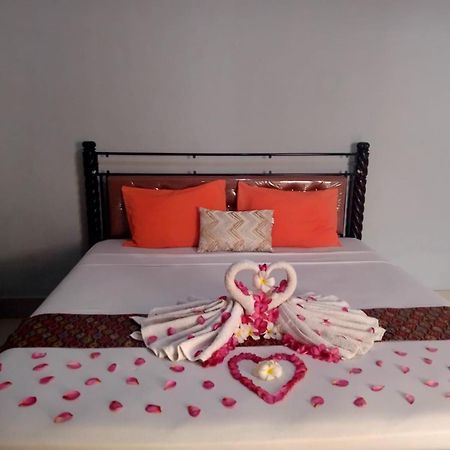 Pineapple Guest House Gili Air Bagian luar foto