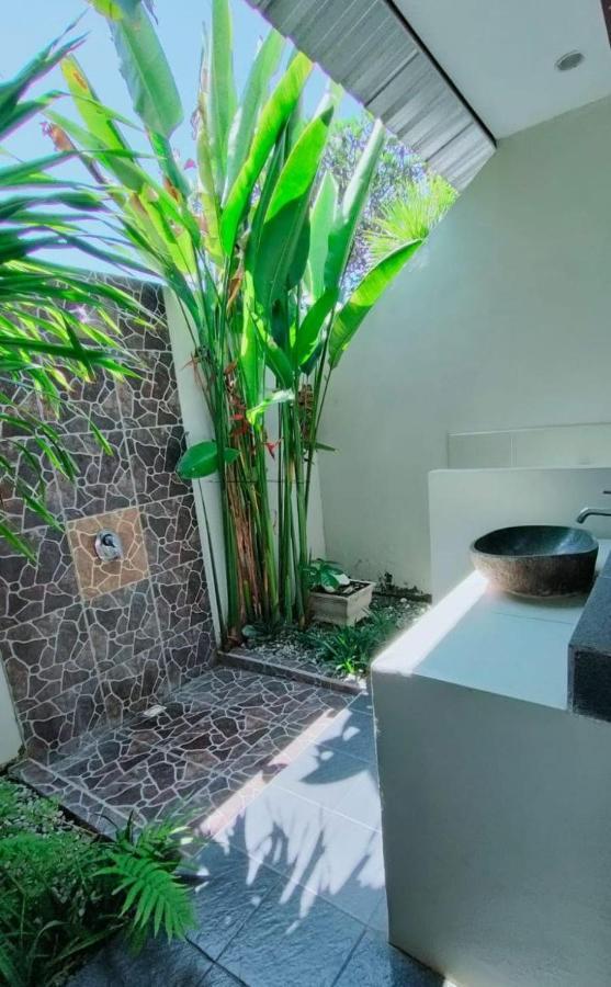 Pineapple Guest House Gili Air Bagian luar foto