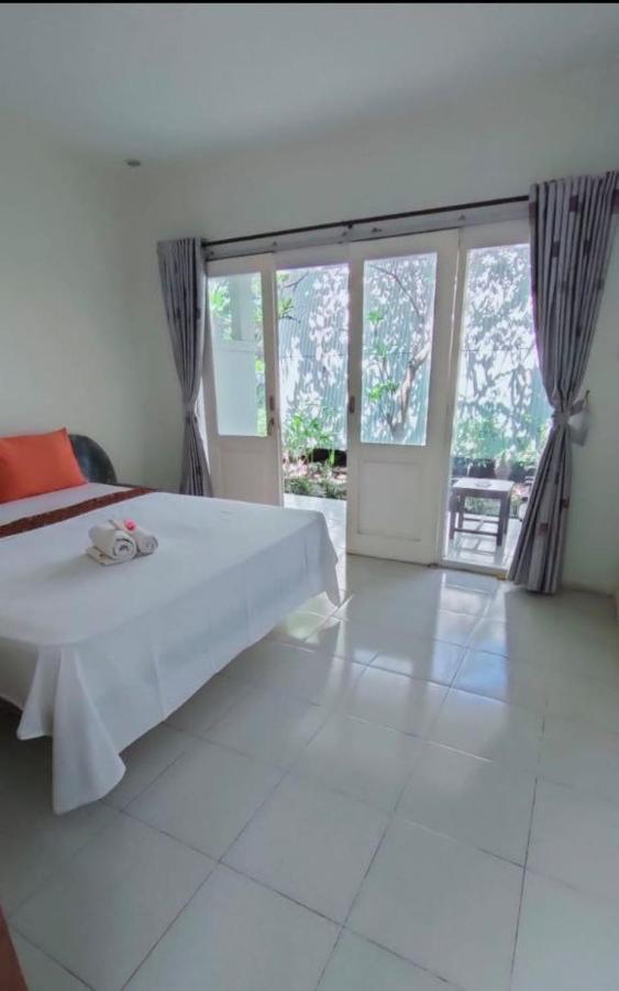Pineapple Guest House Gili Air Bagian luar foto