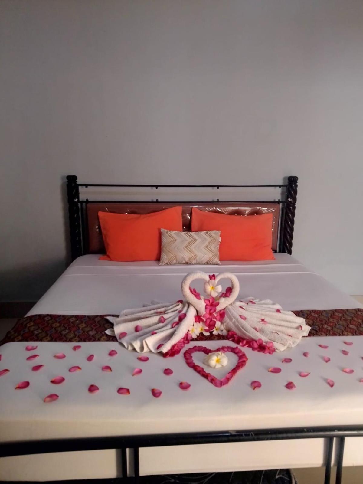 Pineapple Guest House Gili Air Bagian luar foto