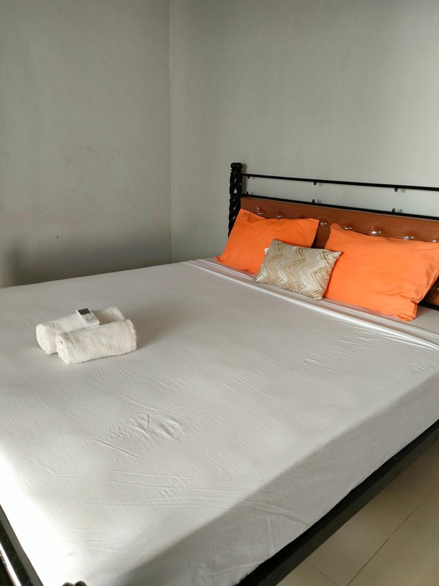 Pineapple Guest House Gili Air Bagian luar foto