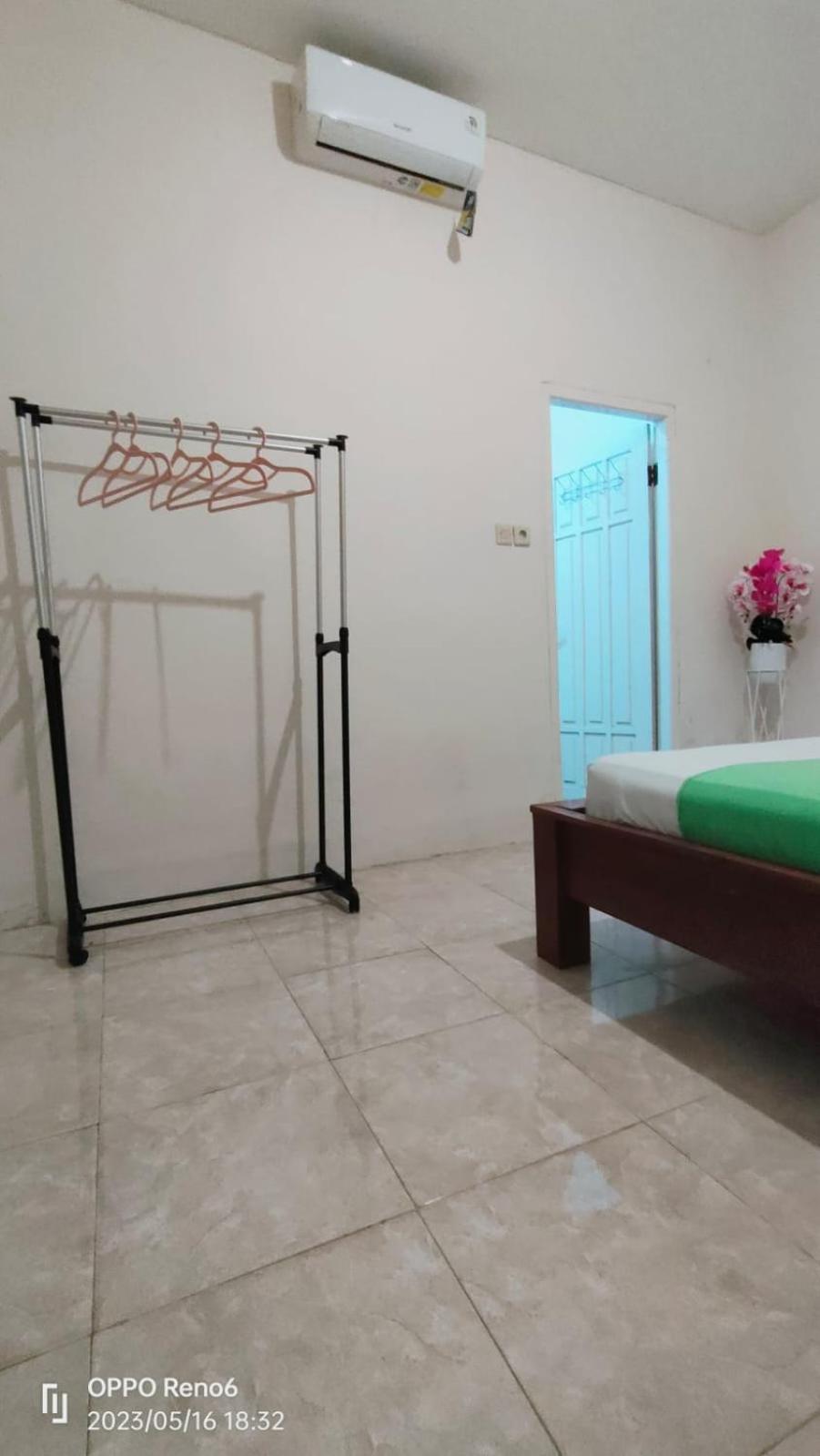 Pineapple Guest House Gili Air Bagian luar foto