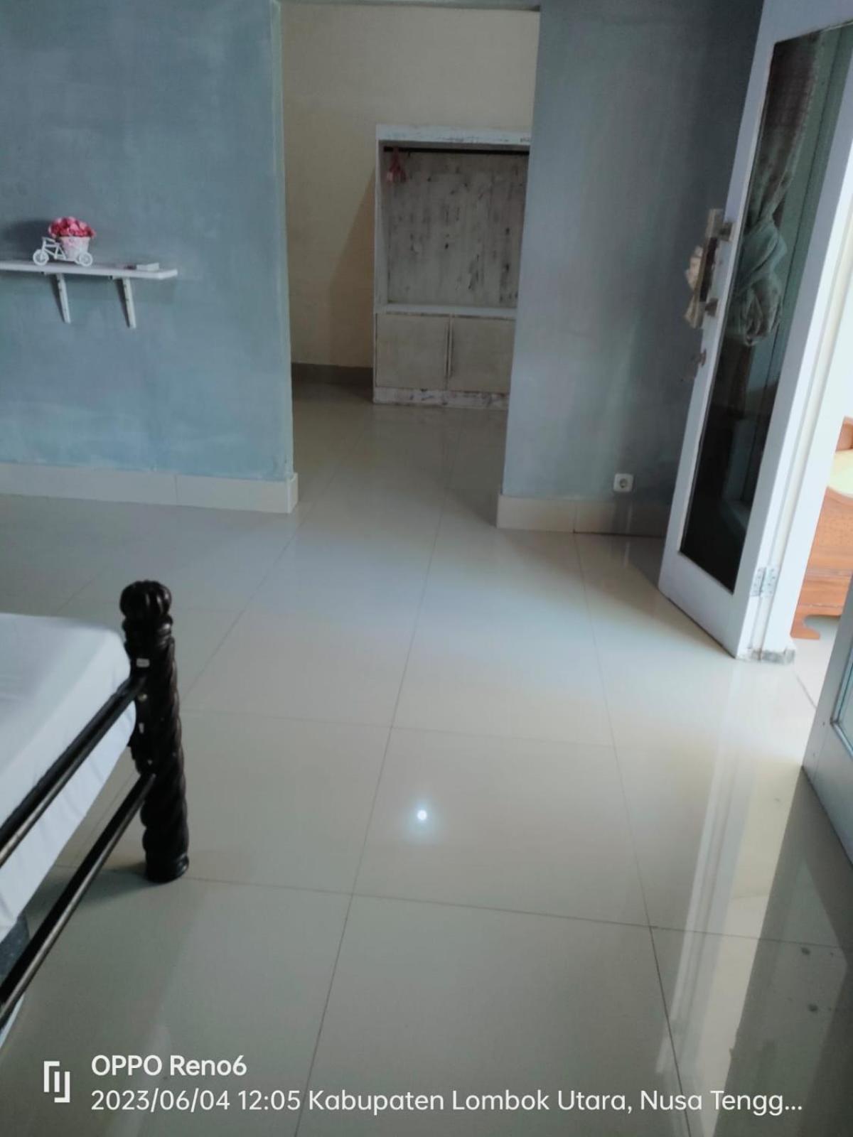 Pineapple Guest House Gili Air Bagian luar foto