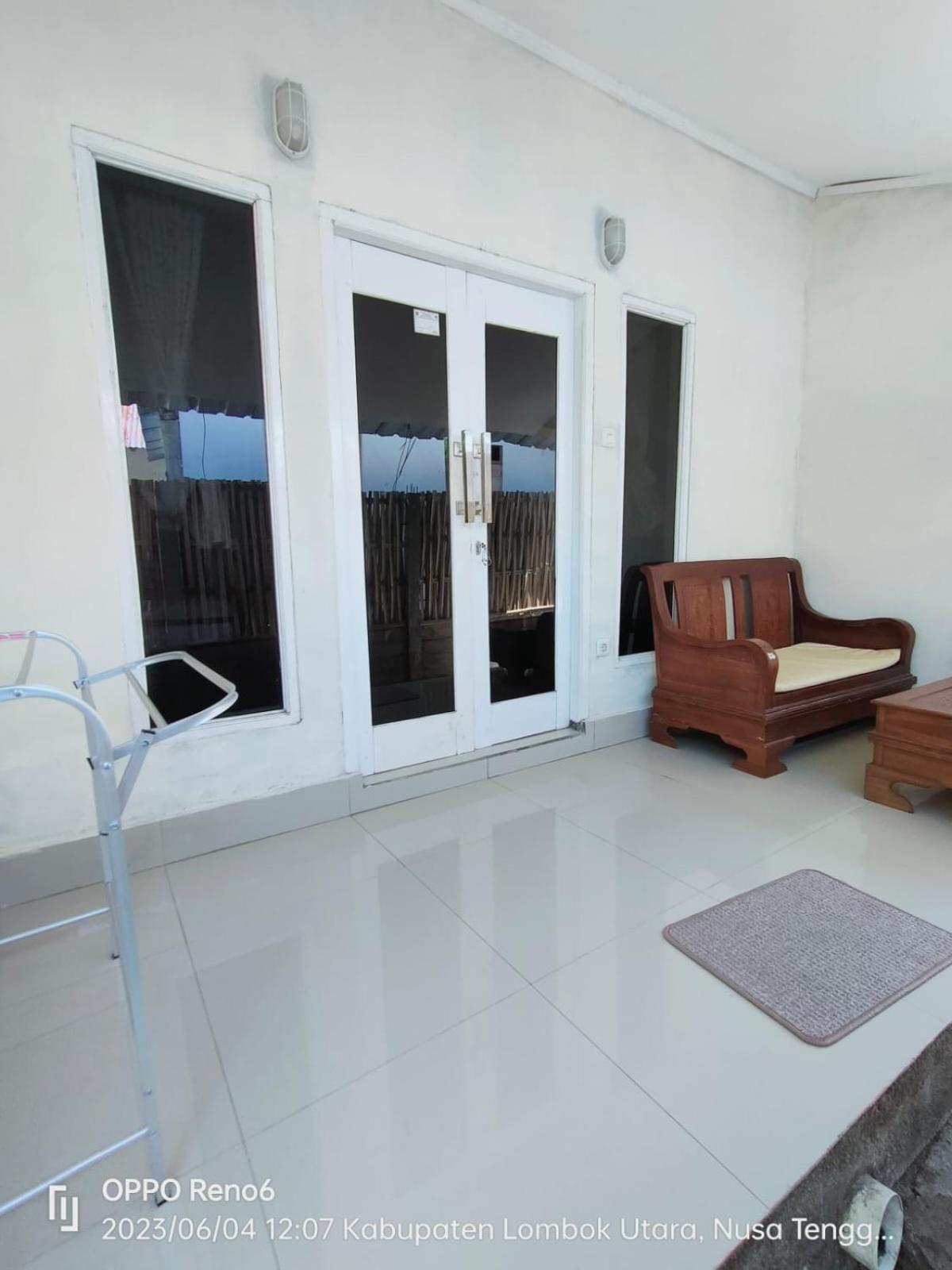 Pineapple Guest House Gili Air Bagian luar foto