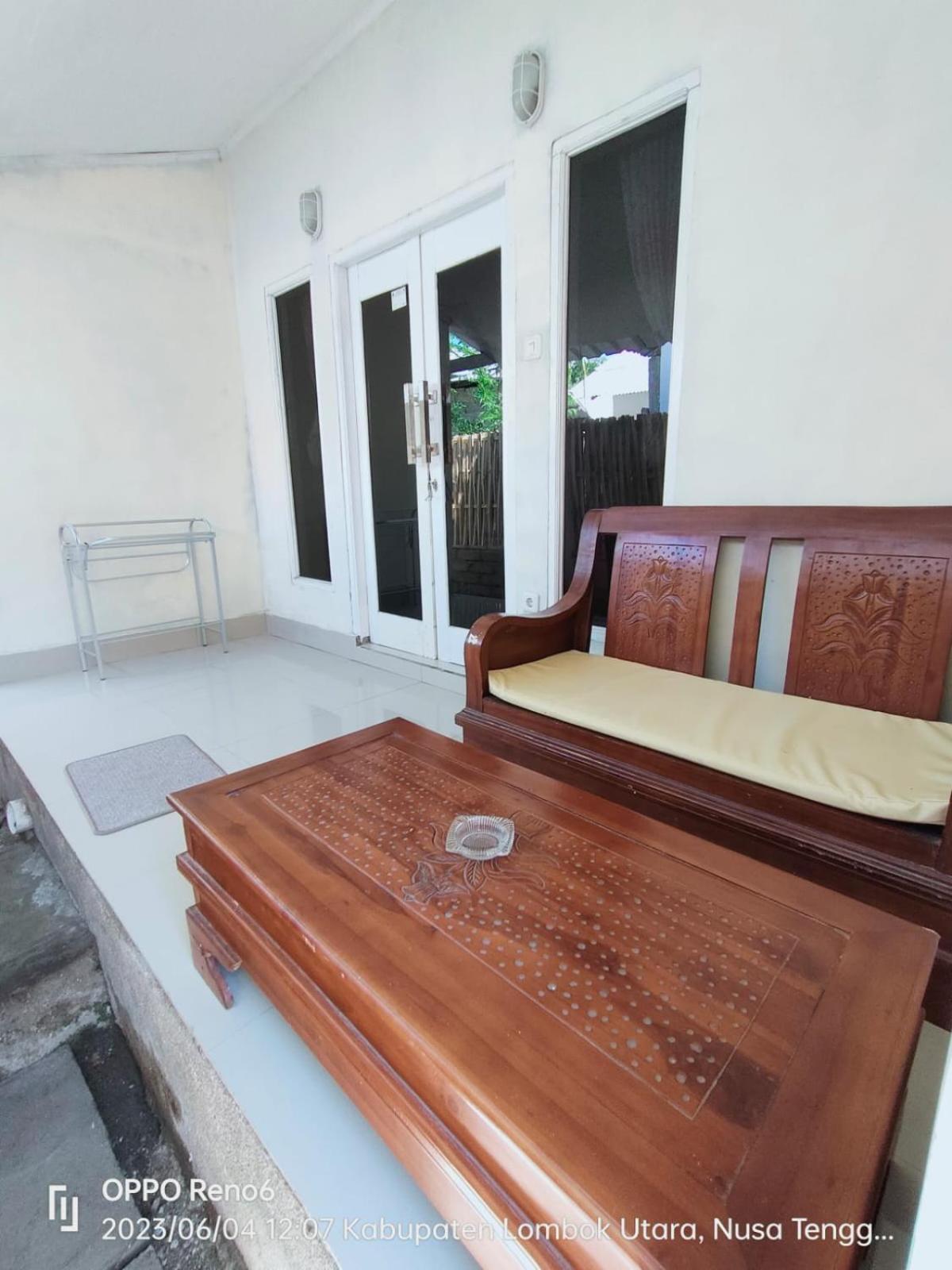 Pineapple Guest House Gili Air Bagian luar foto