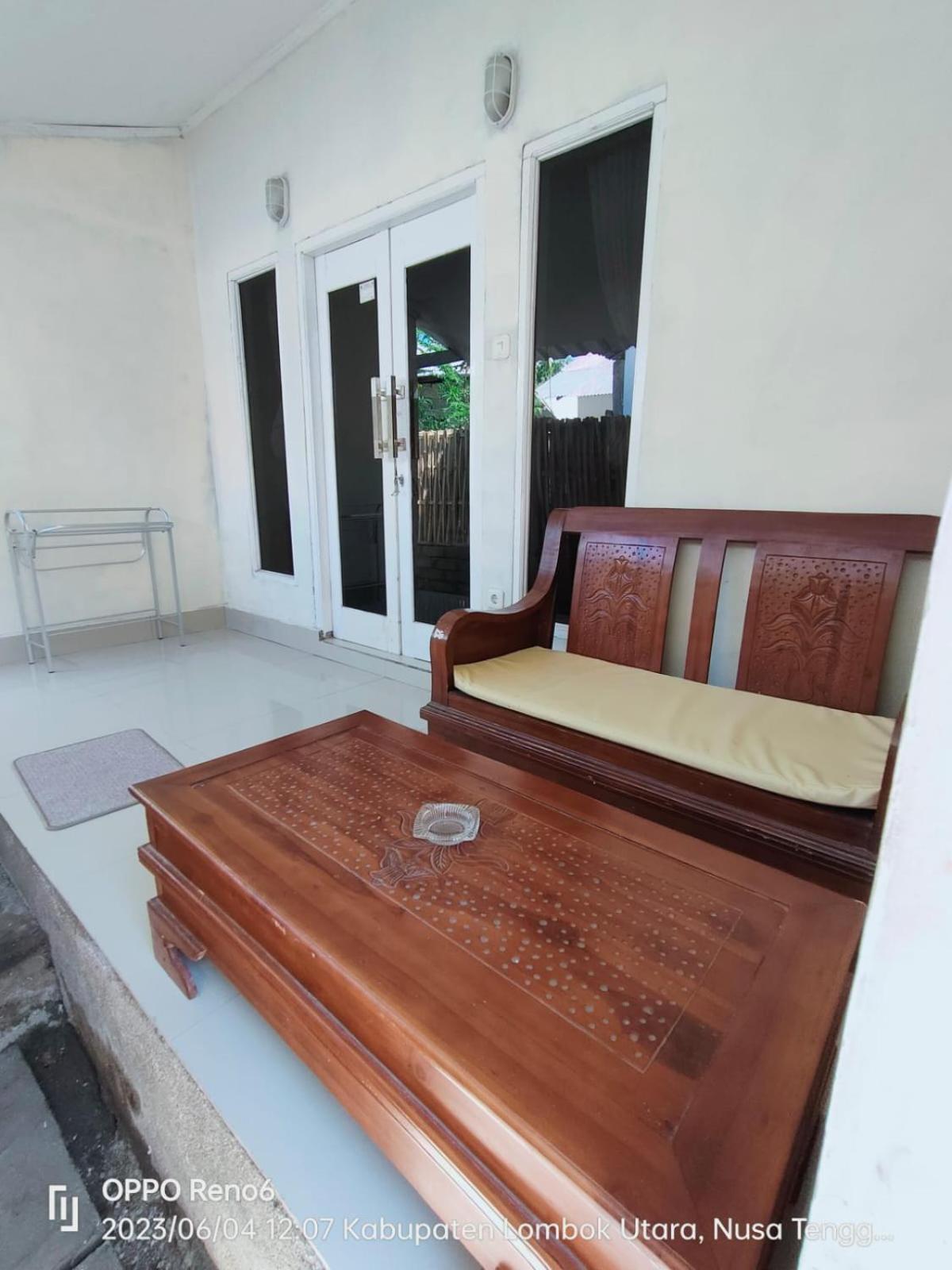 Pineapple Guest House Gili Air Bagian luar foto